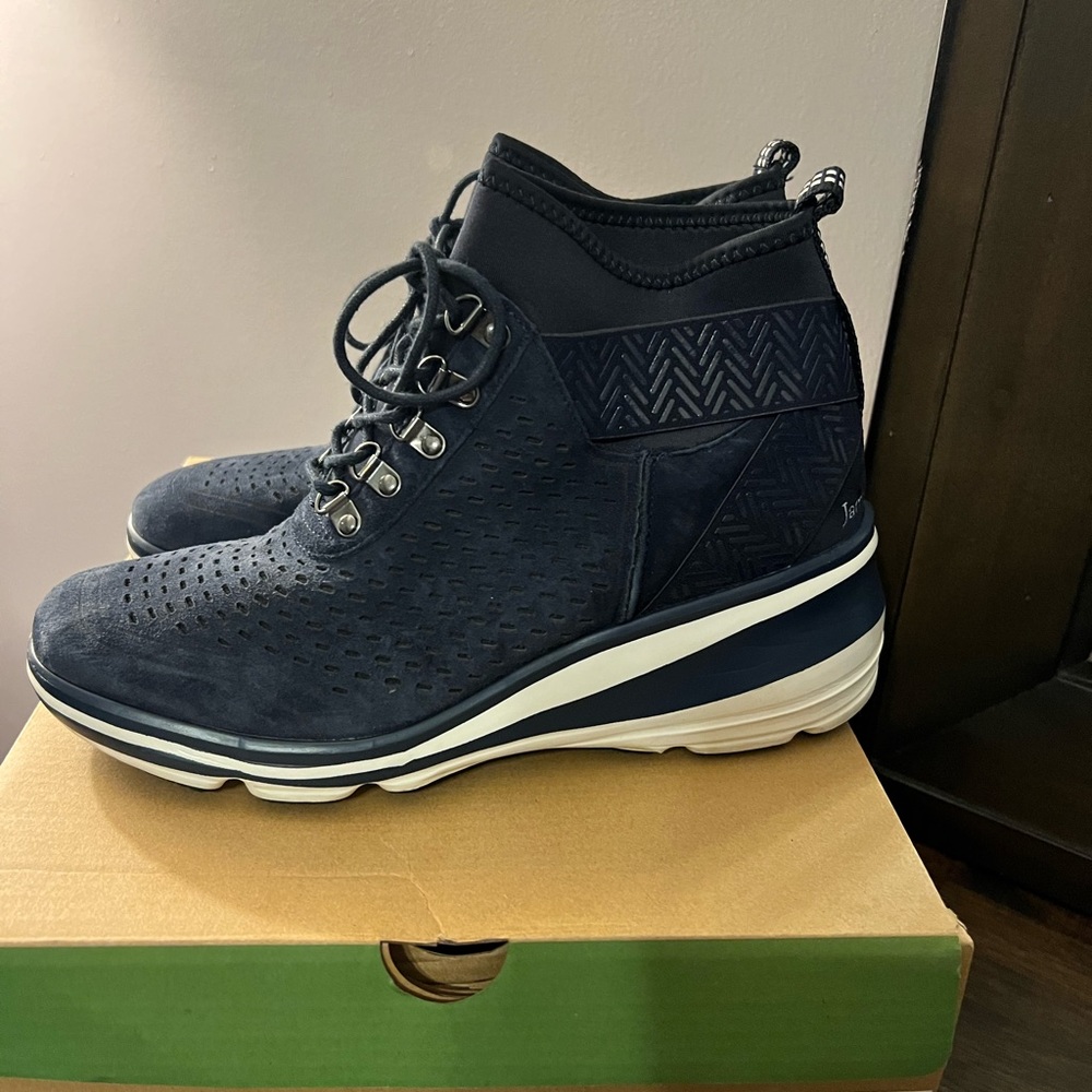 Jambu Wedge Comfort Shoe